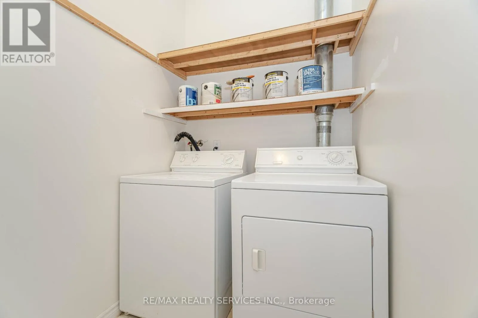 5 - 9 FERNDOWN CRESCENT