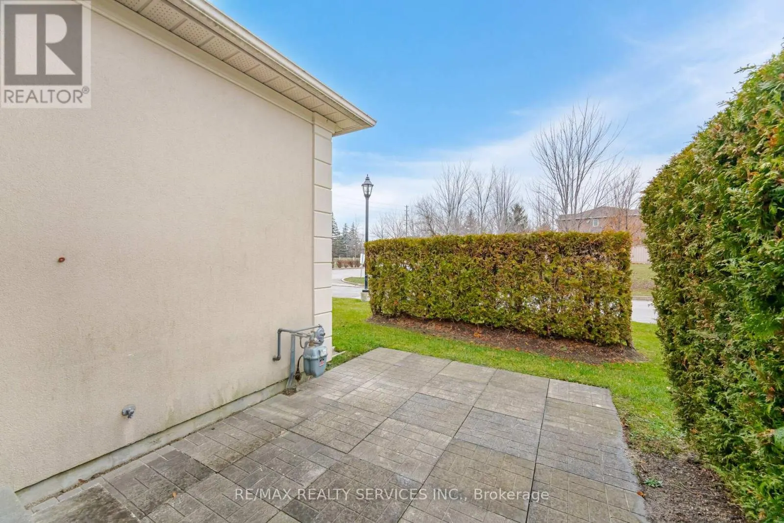 5 - 9 FERNDOWN CRESCENT