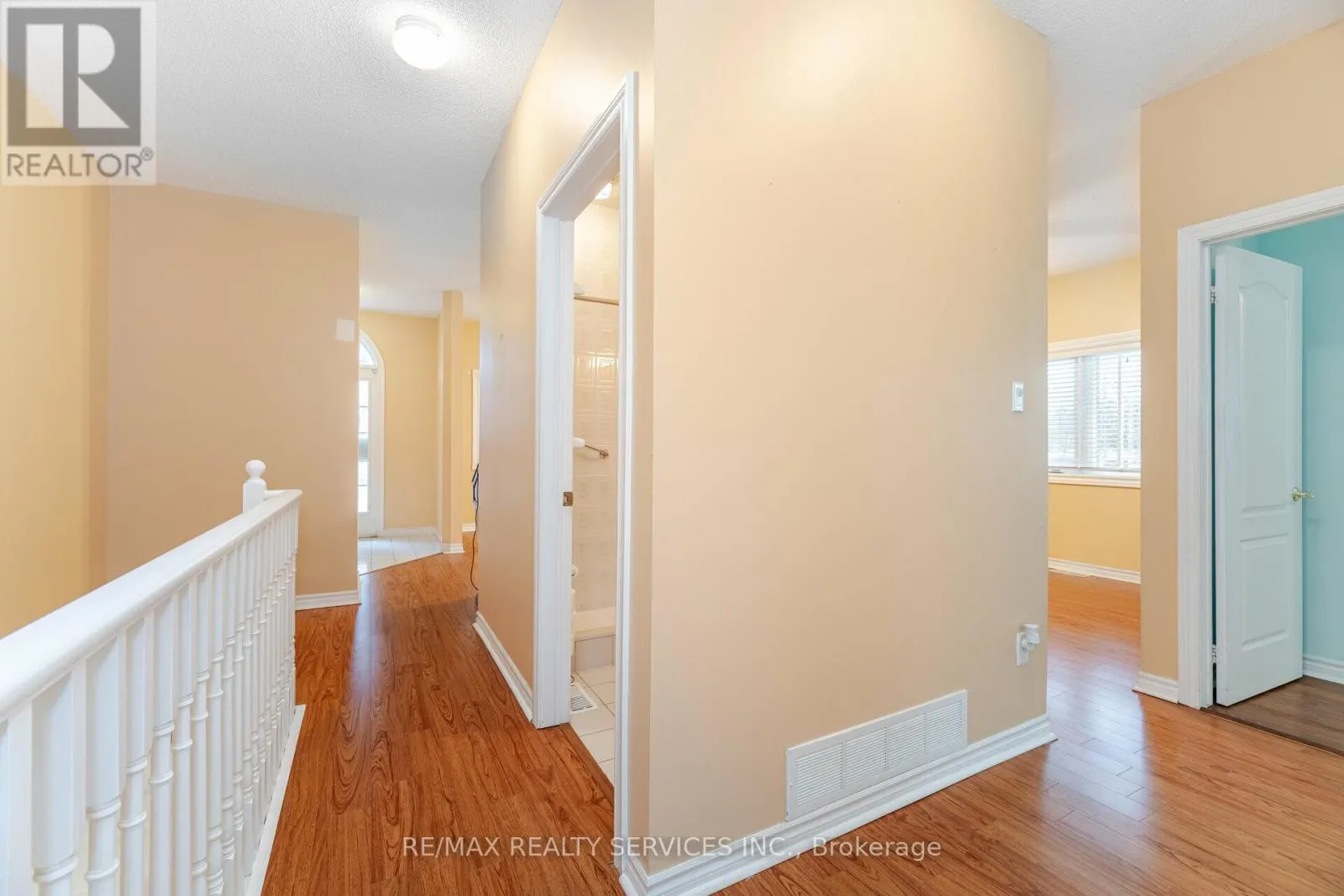 5 - 9 FERNDOWN CRESCENT