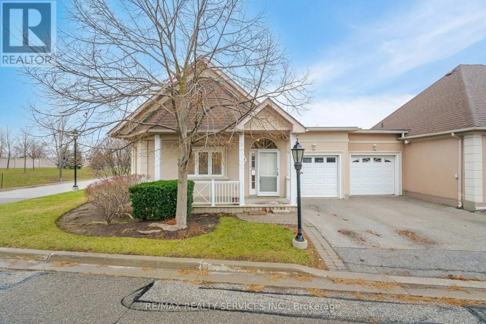 5 - 9 FERNDOWN CRESCENT