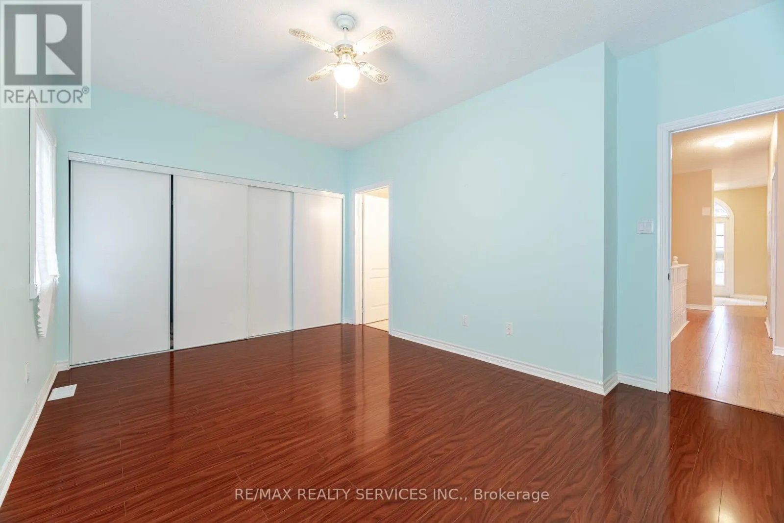 5 - 9 FERNDOWN CRESCENT