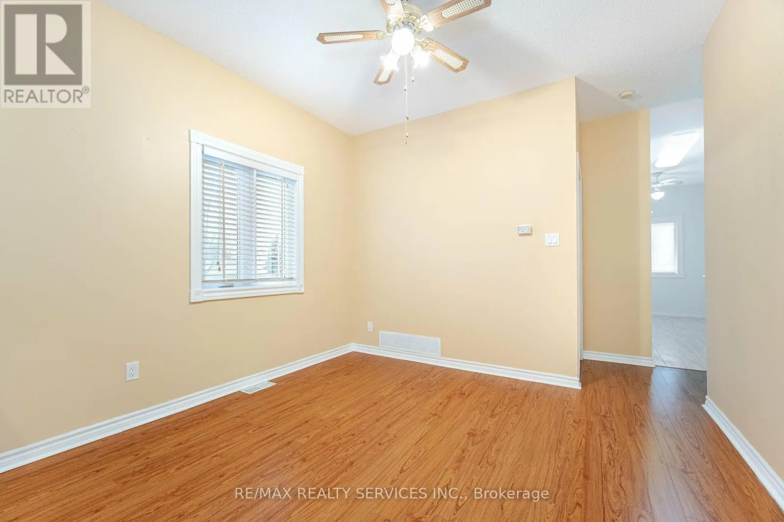 5 - 9 FERNDOWN CRESCENT