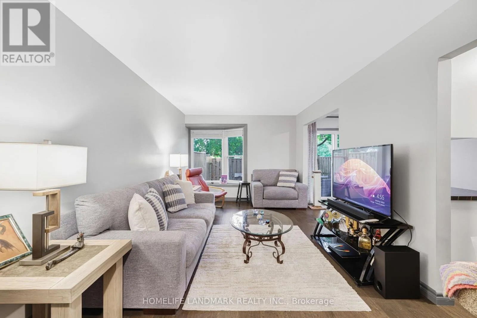 18 - 2185 FAIRCHILD BOULEVARD