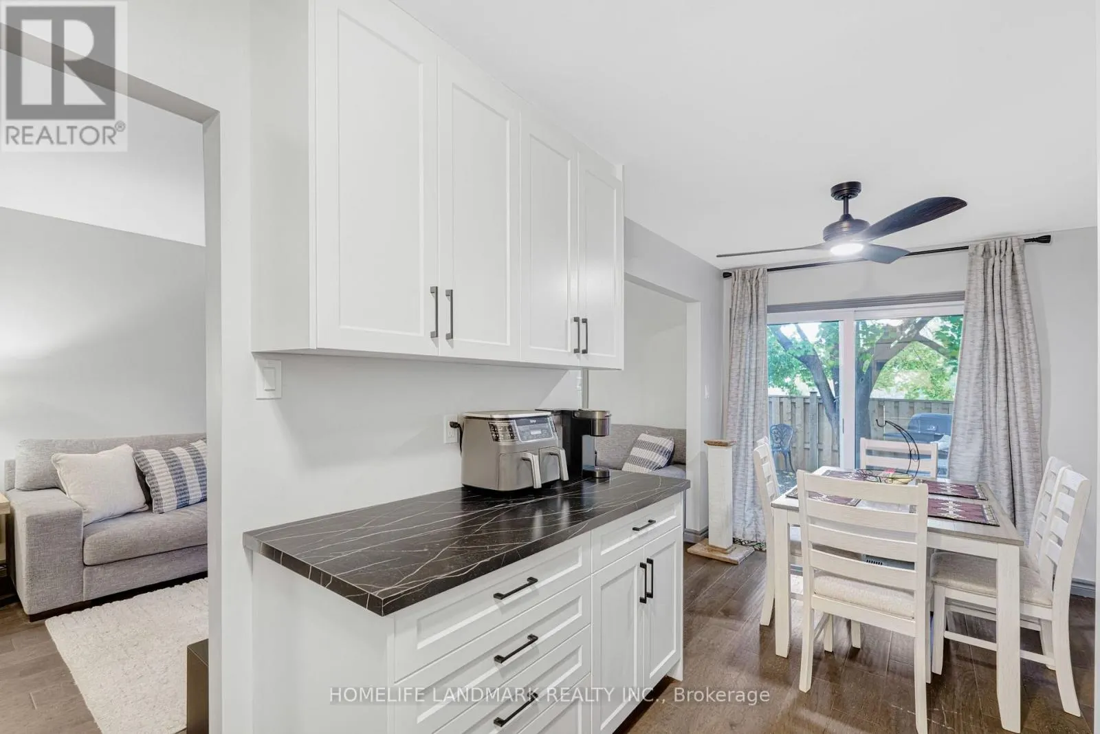 18 - 2185 FAIRCHILD BOULEVARD