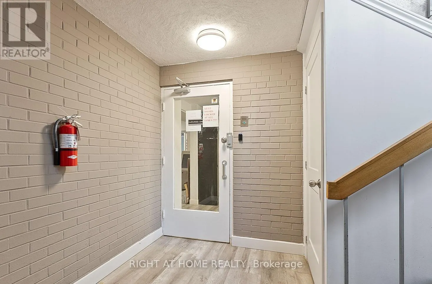 100 - 20 STAVEBANK ROAD