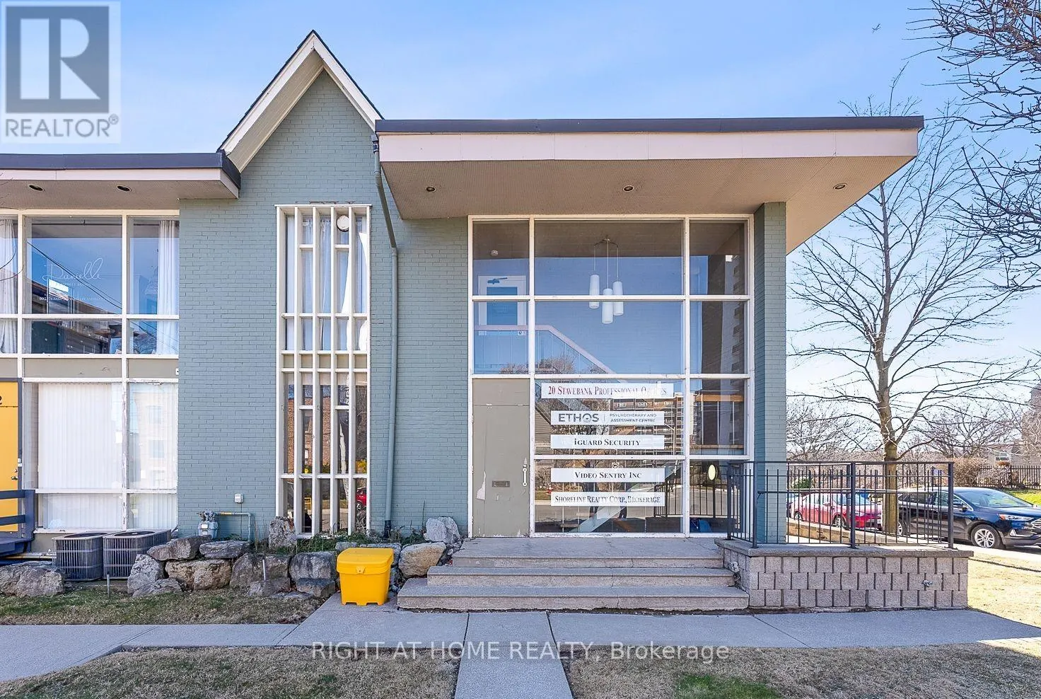 100 - 20 STAVEBANK ROAD