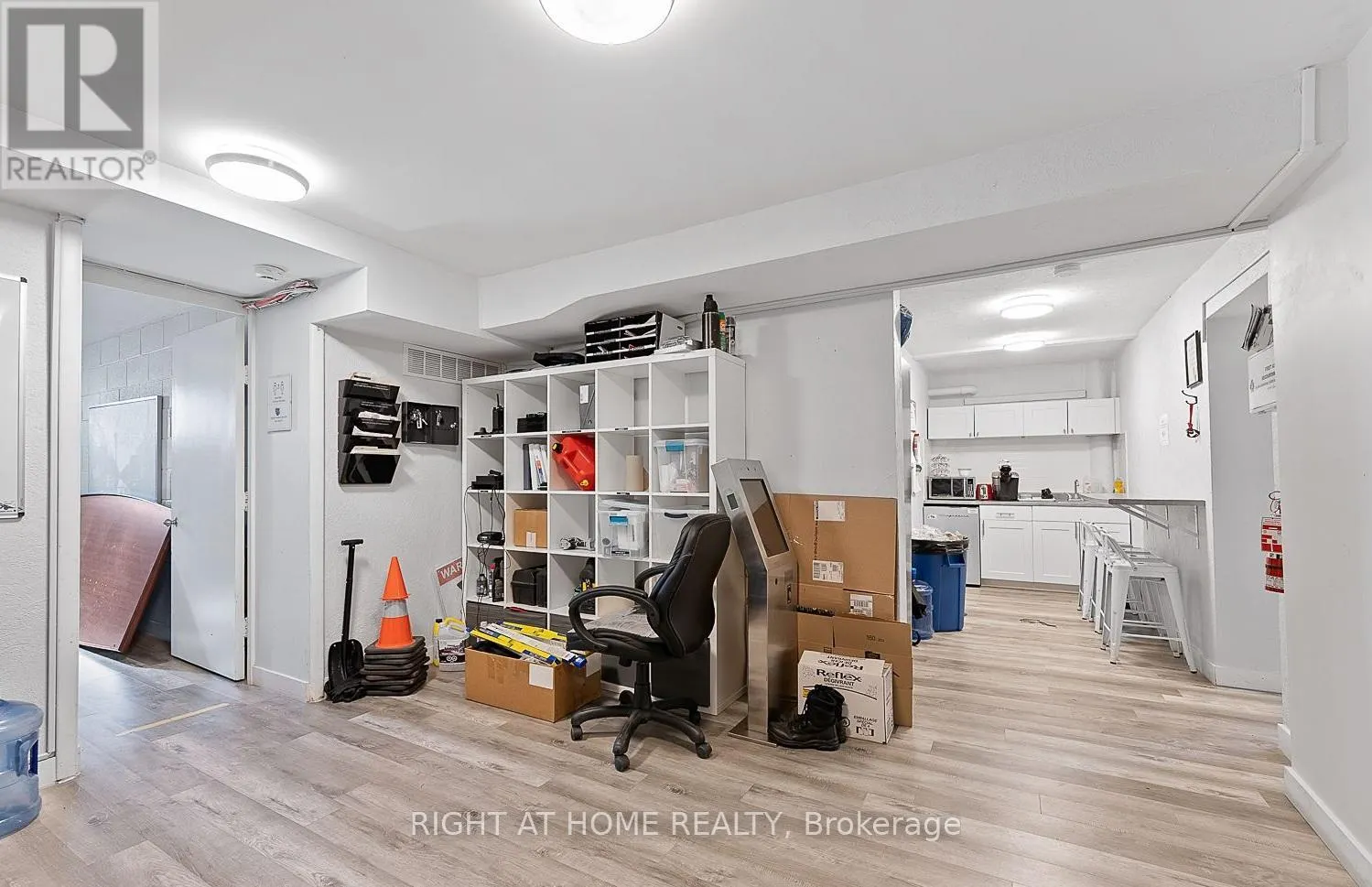 100 - 20 STAVEBANK ROAD