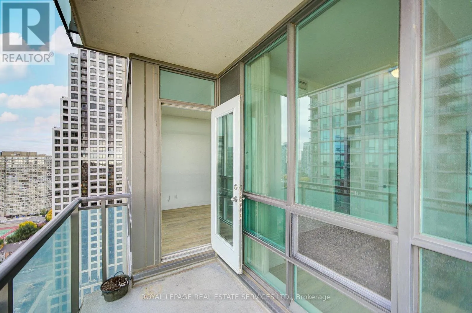 2708 - 3515 KARIYA DRIVE