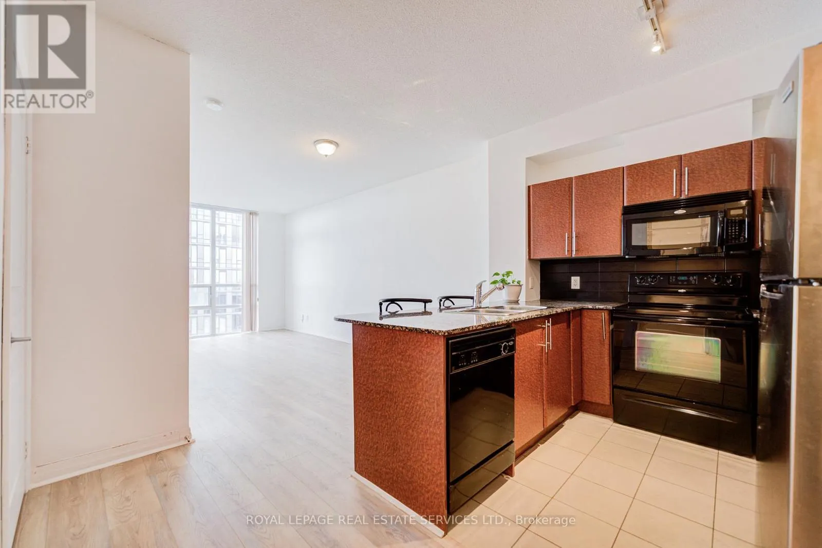 2708 - 3515 KARIYA DRIVE