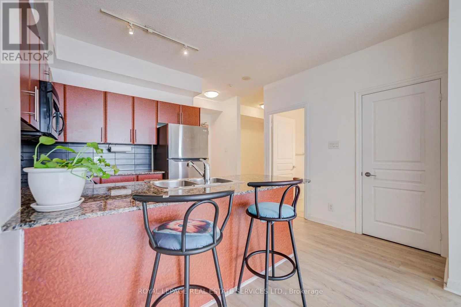 2708 - 3515 KARIYA DRIVE