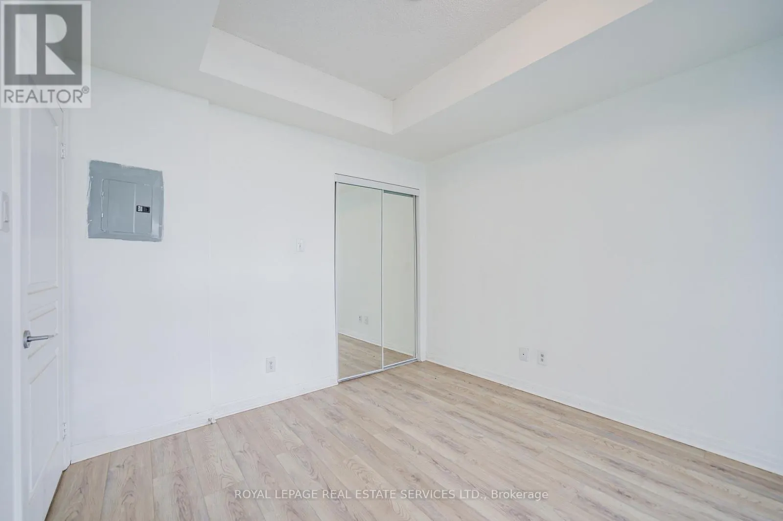 2708 - 3515 KARIYA DRIVE