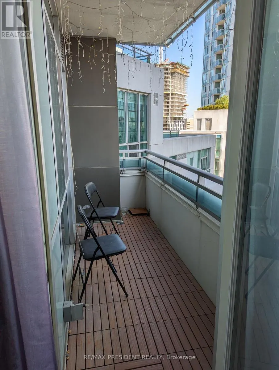 1105 - 3939 DUKE OF YORK BOULEVARD