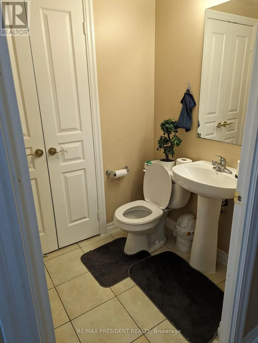 1105 - 3939 DUKE OF YORK BOULEVARD