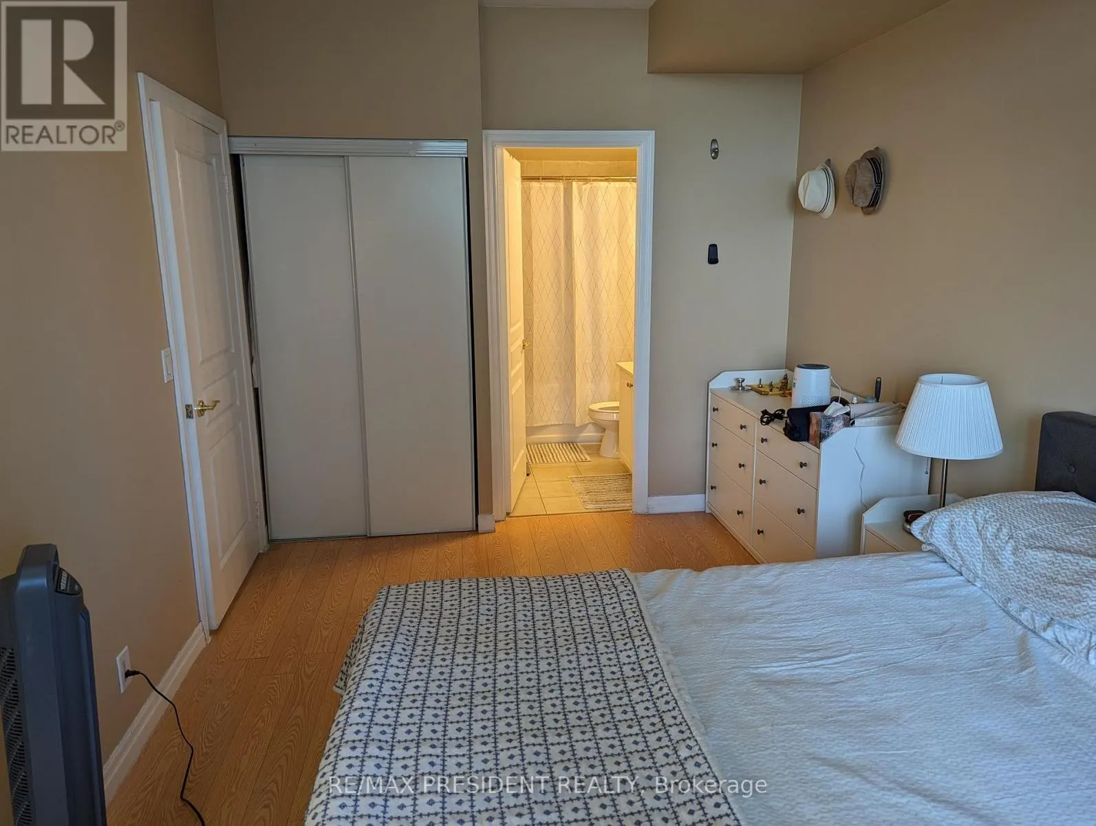 1105 - 3939 DUKE OF YORK BOULEVARD