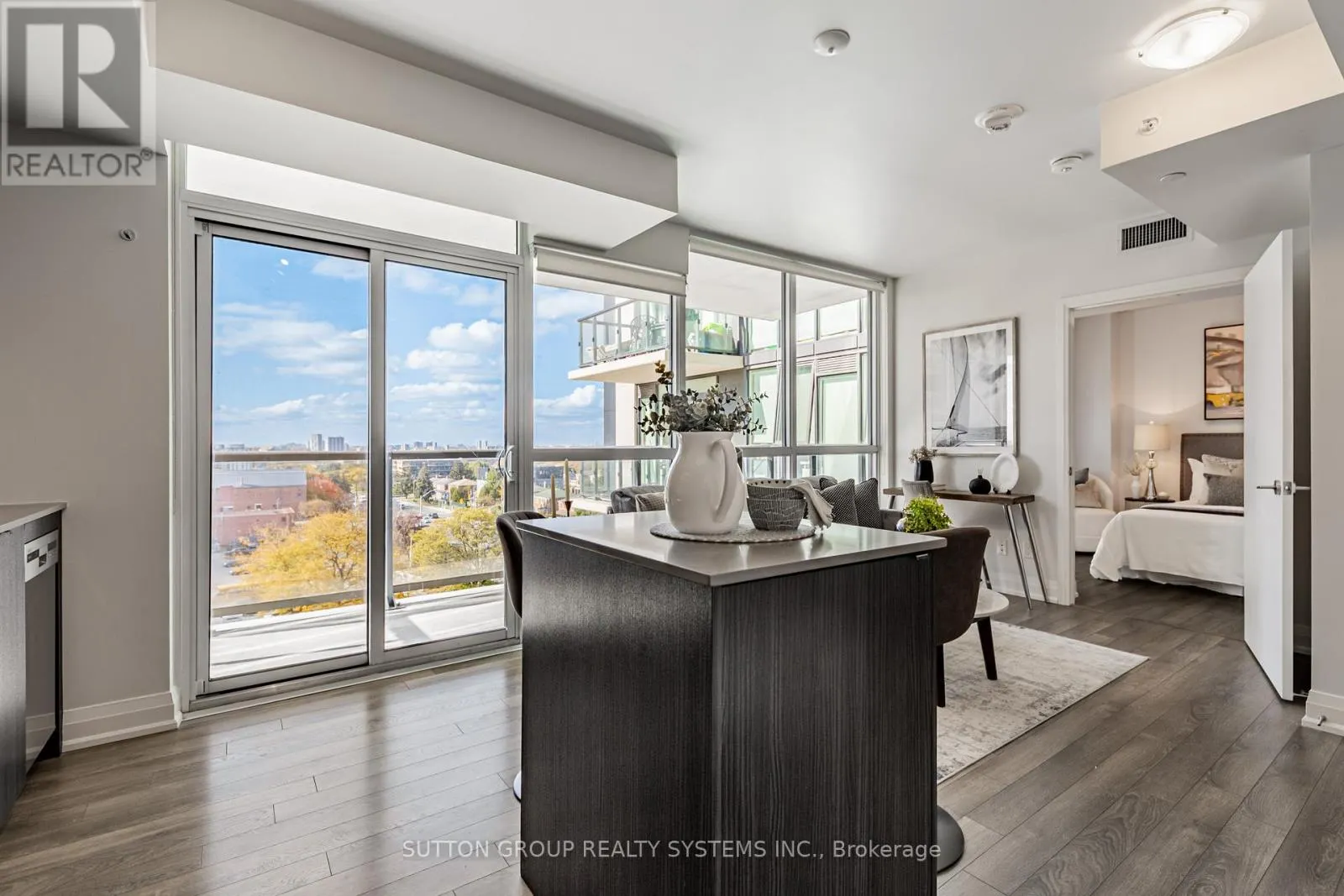 611 - 1461 LAWRENCE AVENUE W