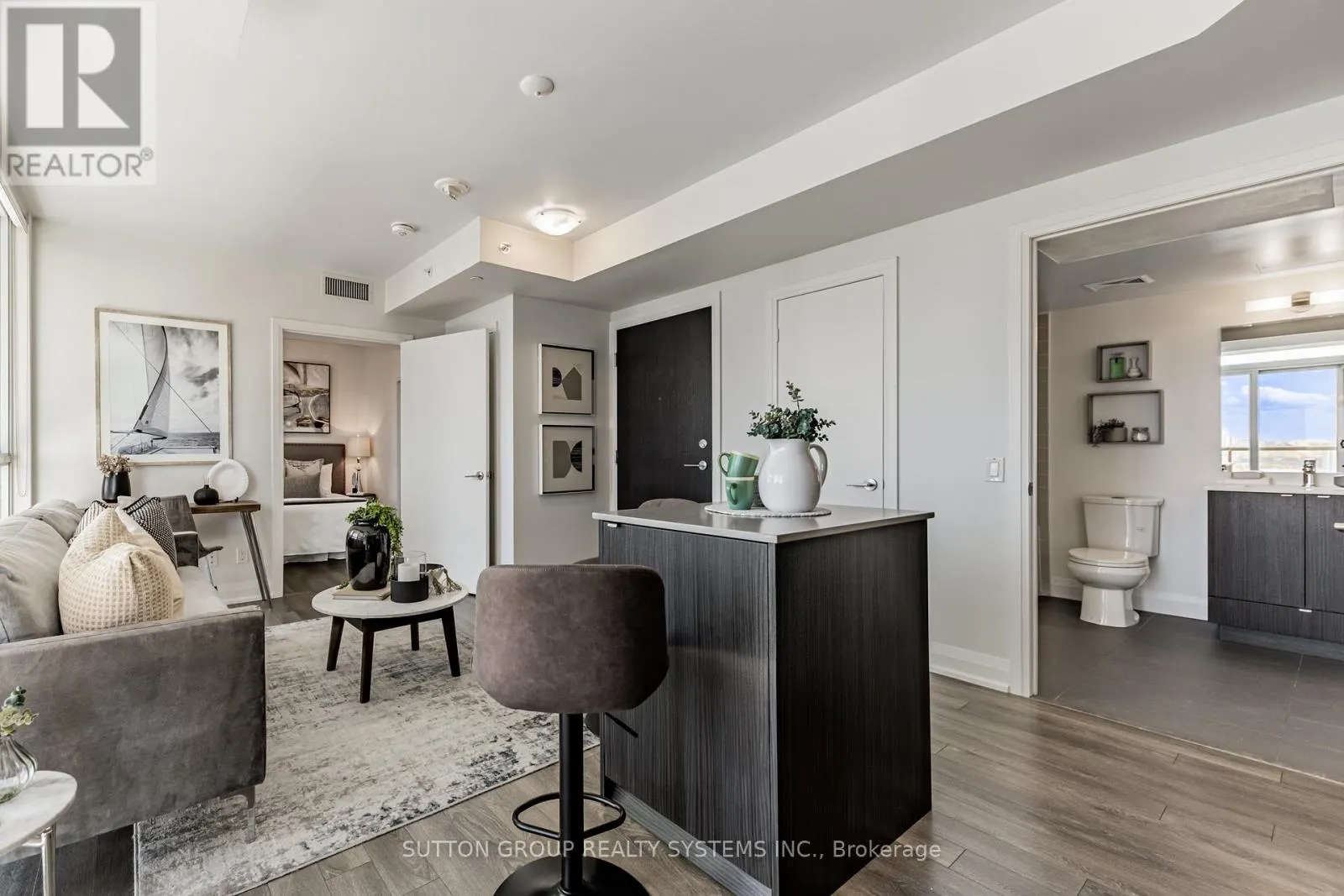 611 - 1461 LAWRENCE AVENUE W