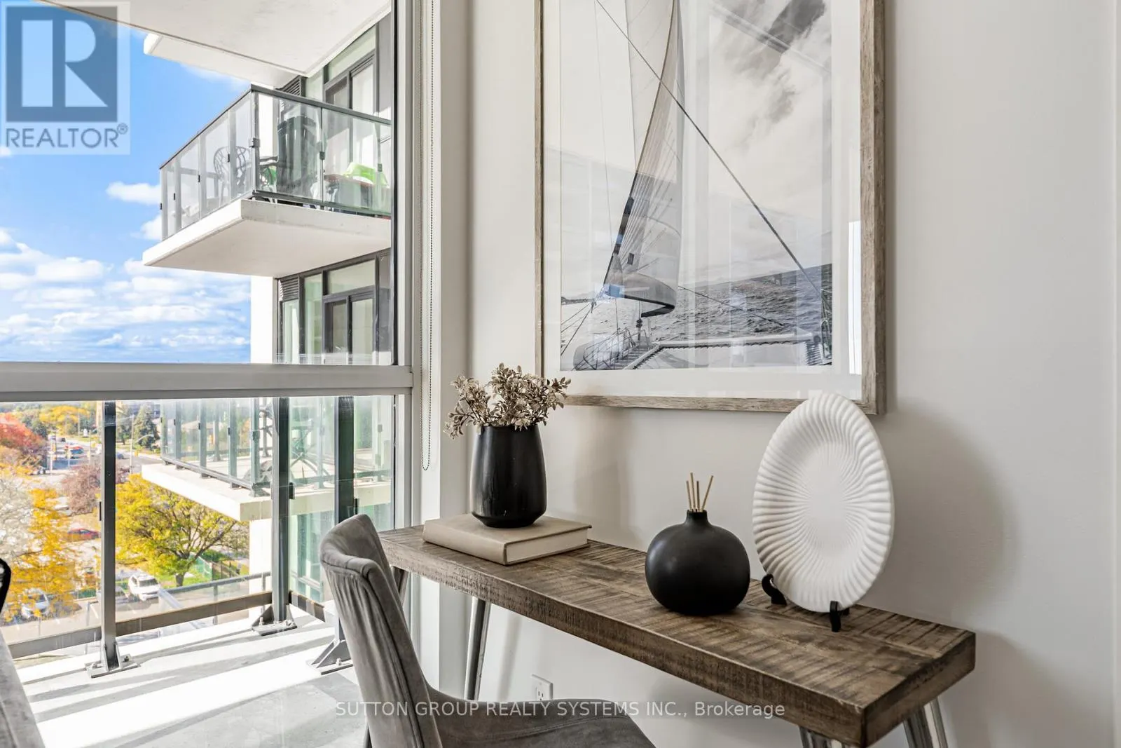 611 - 1461 LAWRENCE AVENUE W