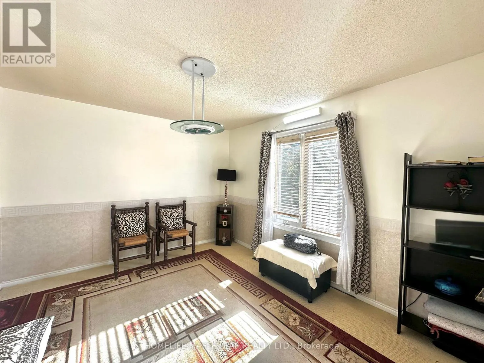 41 WOODSTREAM AVENUE E