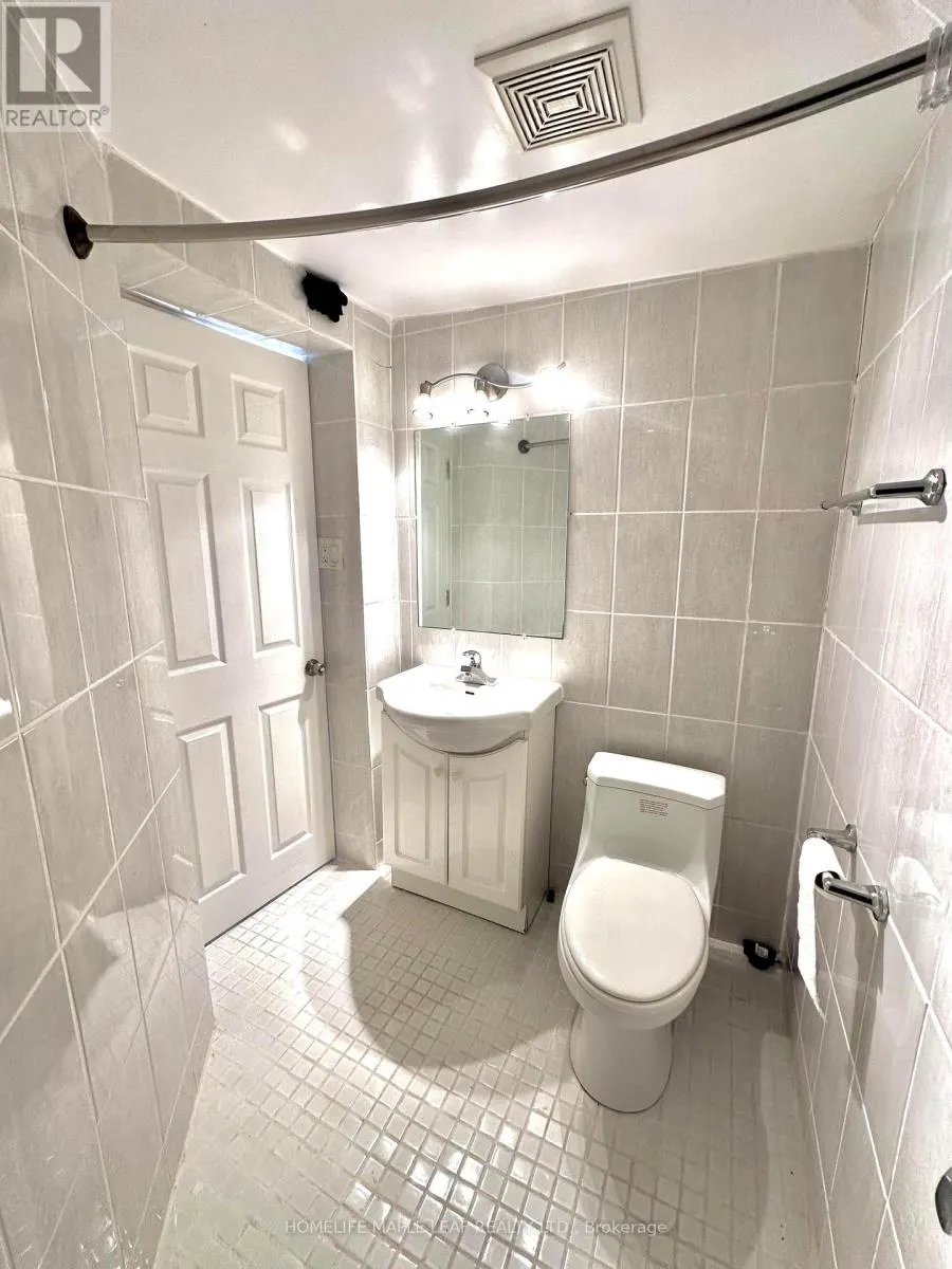 41 WOODSTREAM AVENUE E