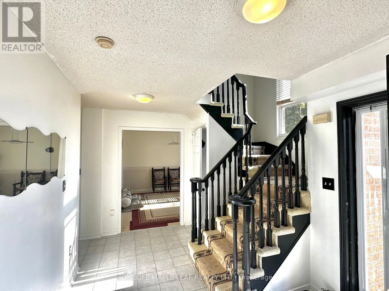 41 WOODSTREAM AVENUE E