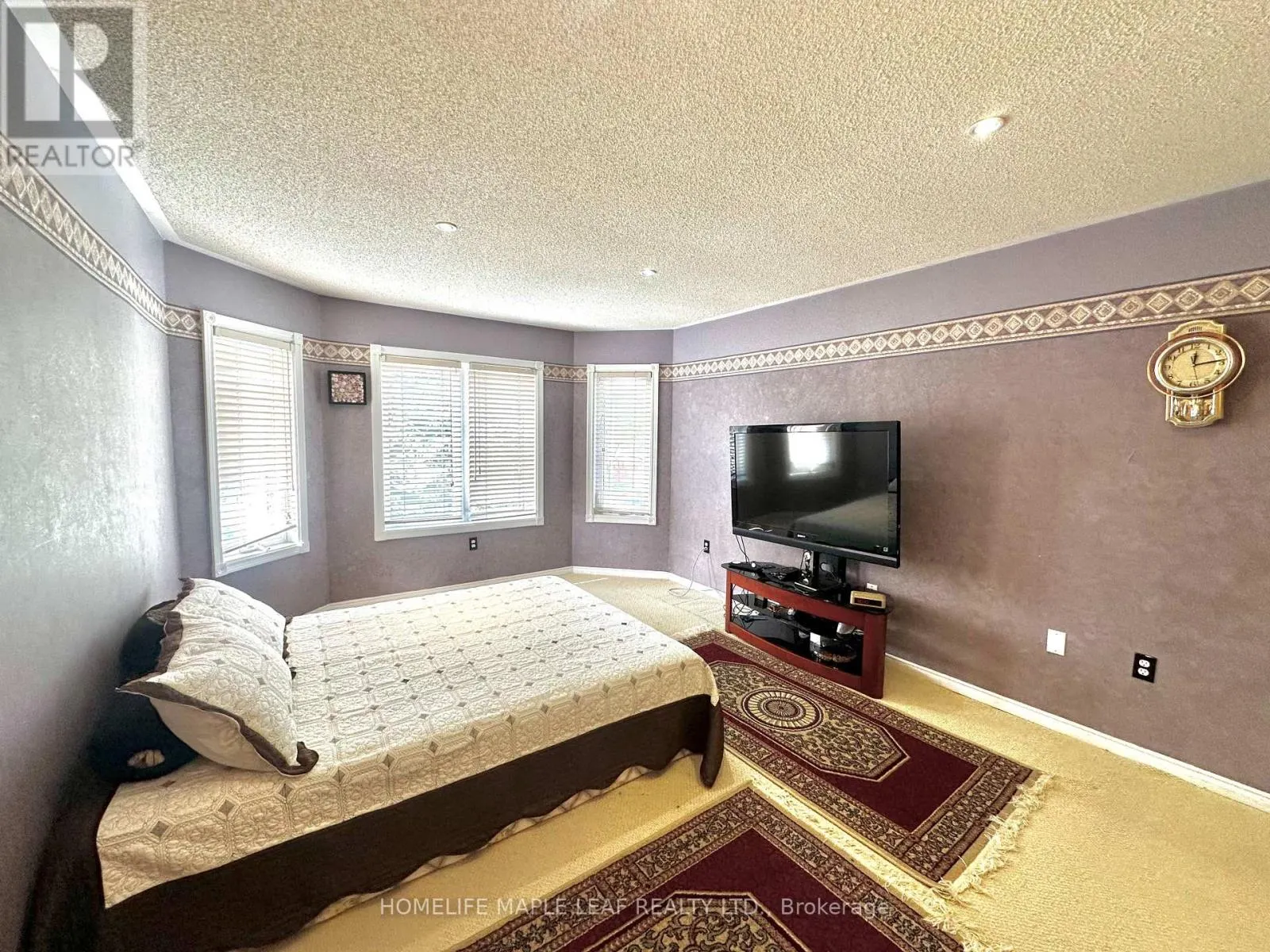 41 WOODSTREAM AVENUE E