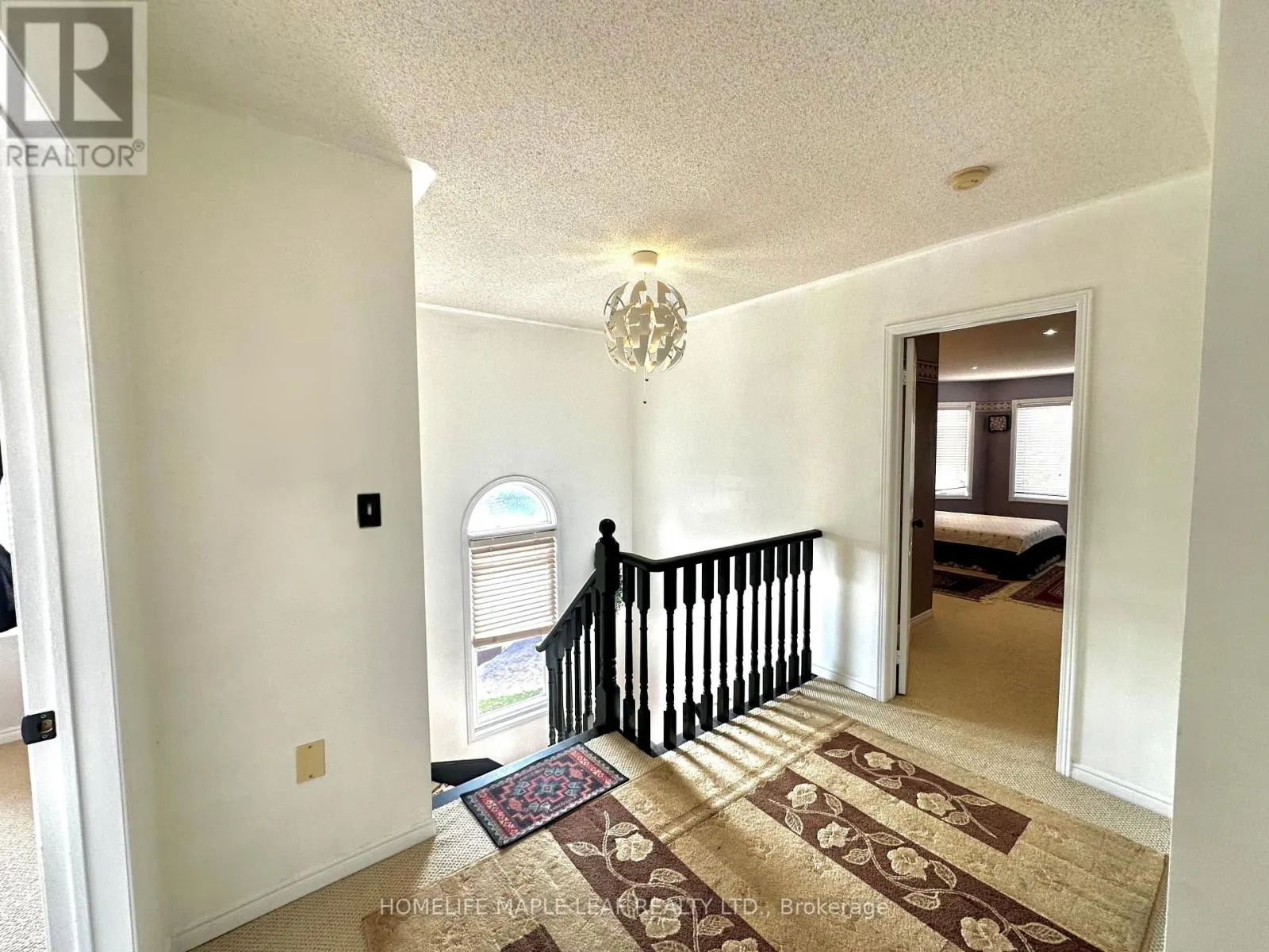 41 WOODSTREAM AVENUE E