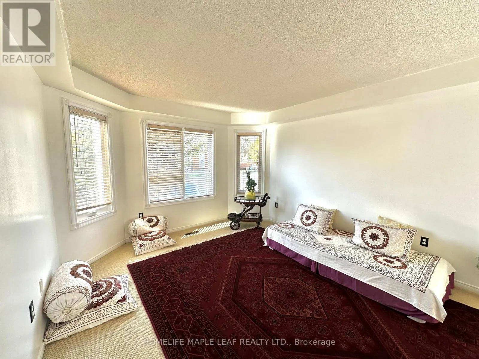 41 WOODSTREAM AVENUE E