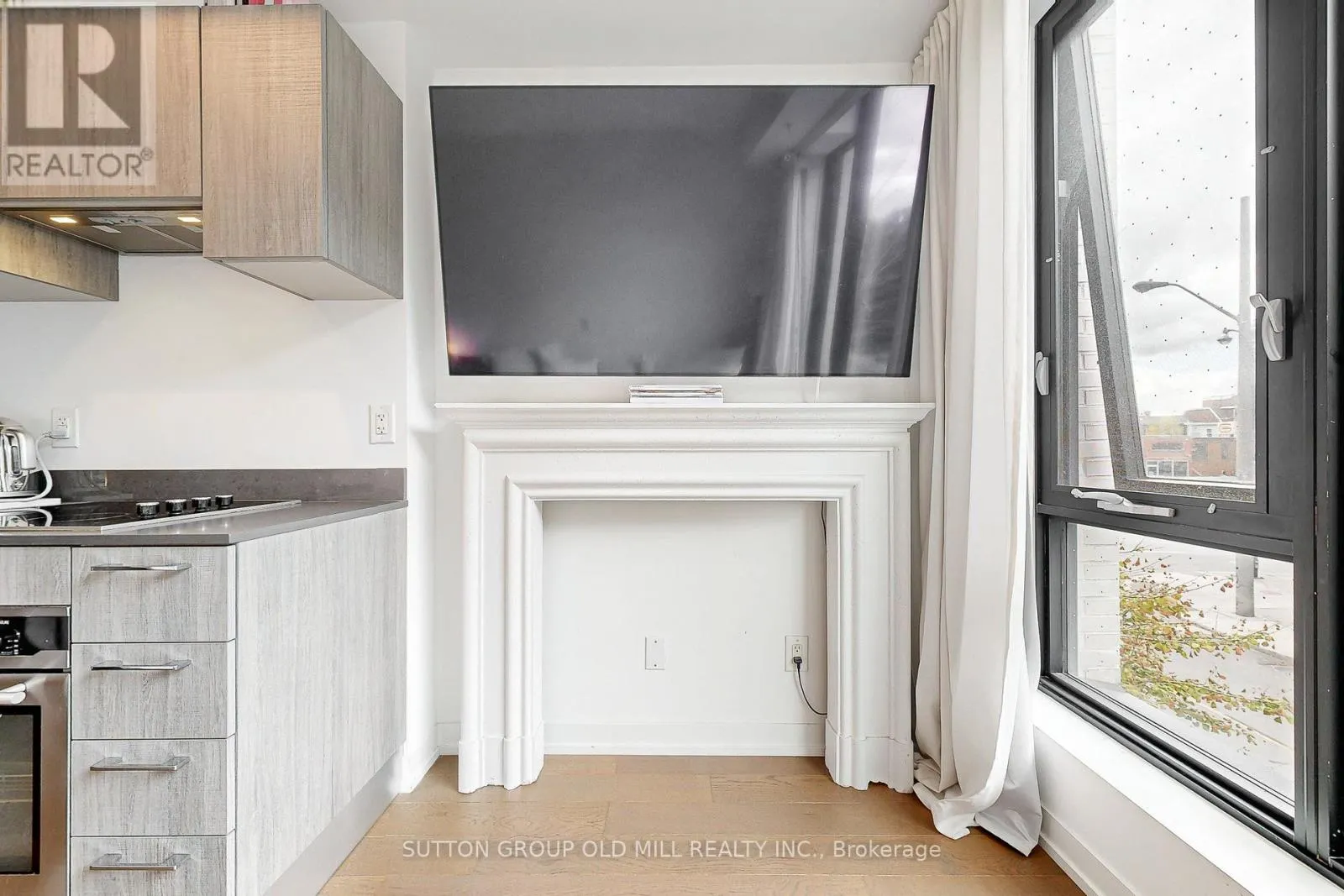 201 - 530 INDIAN GROVE