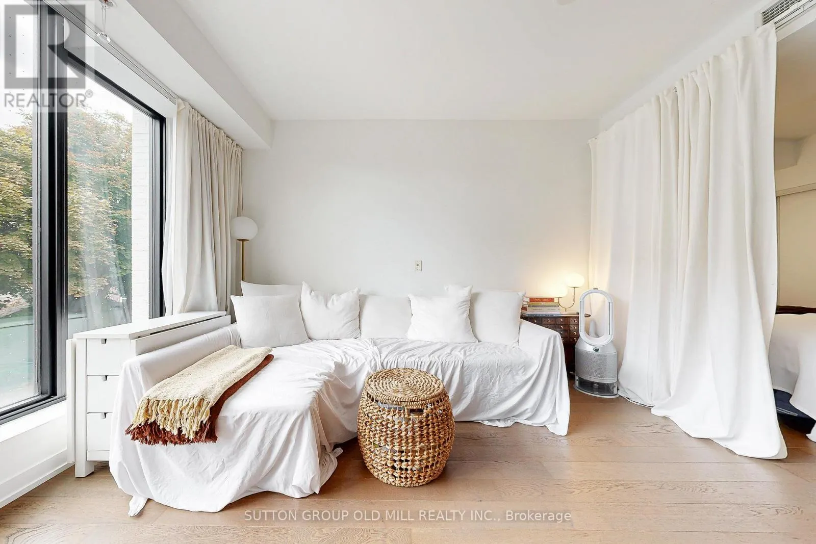 201 - 530 INDIAN GROVE