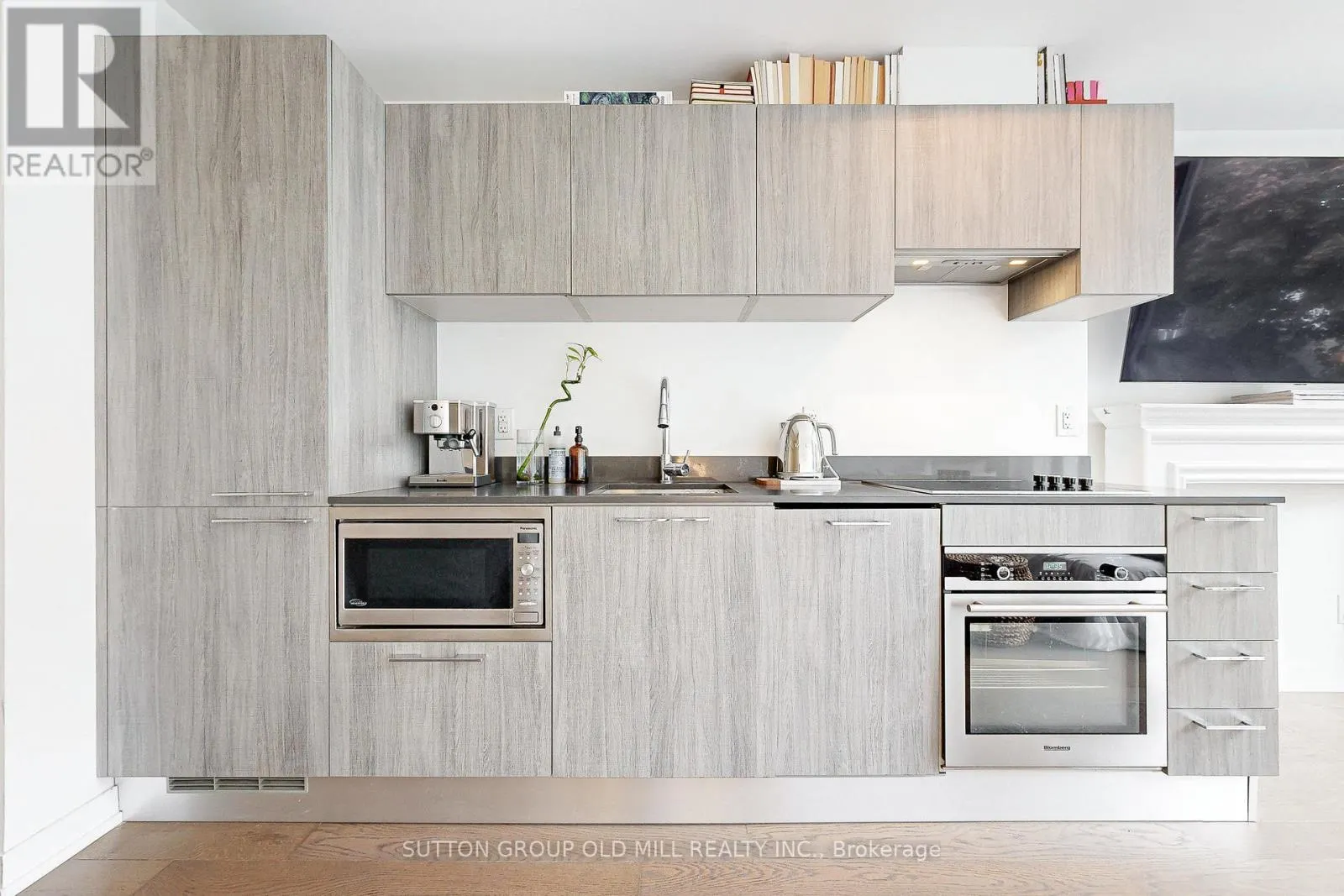 201 - 530 INDIAN GROVE