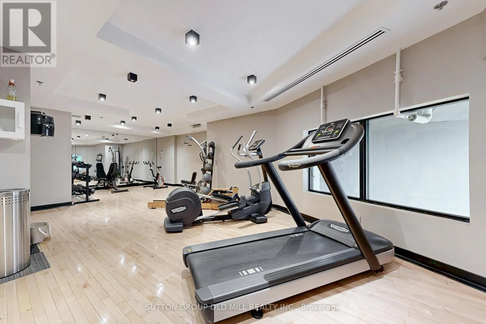 201 - 530 INDIAN GROVE