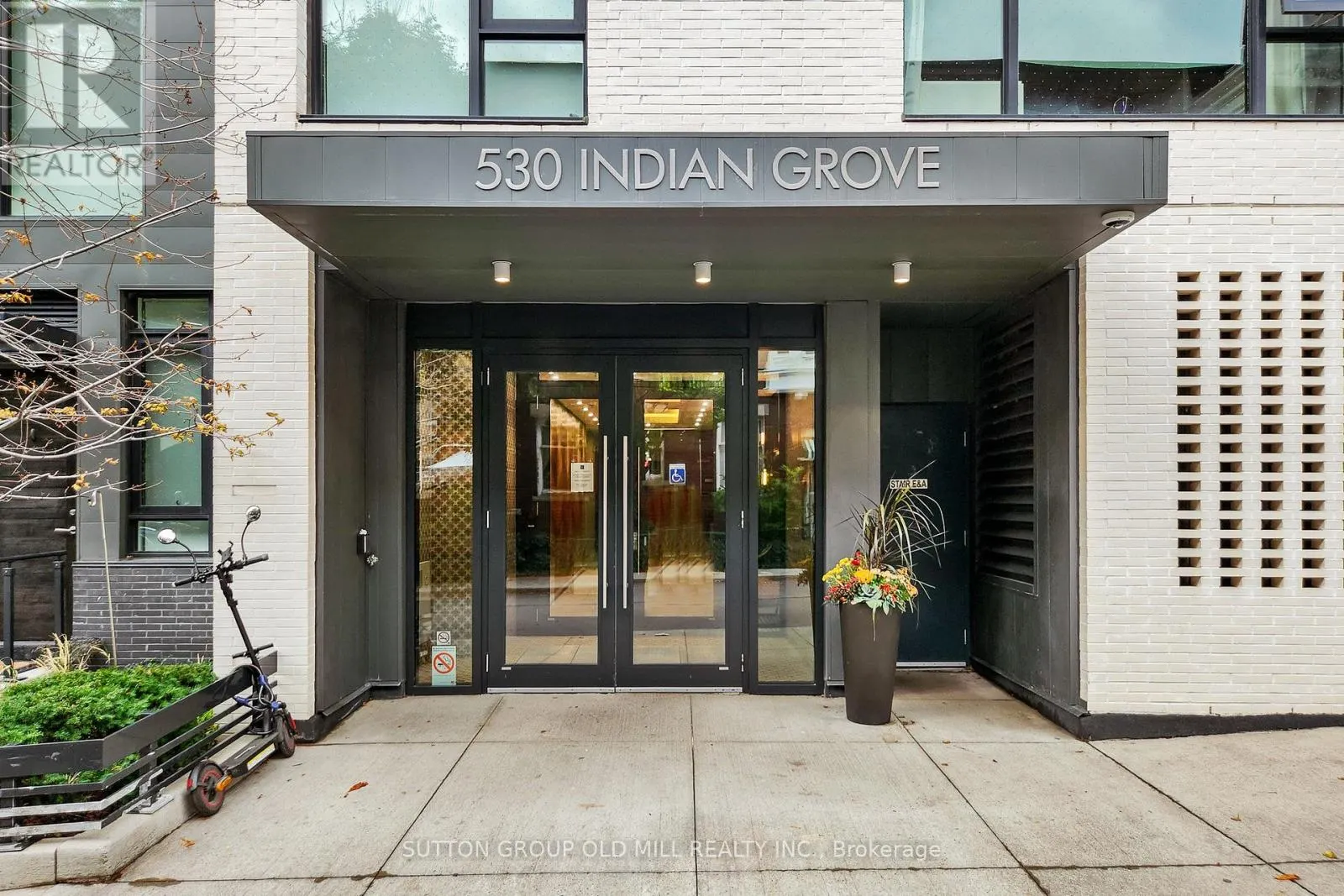 201 - 530 INDIAN GROVE