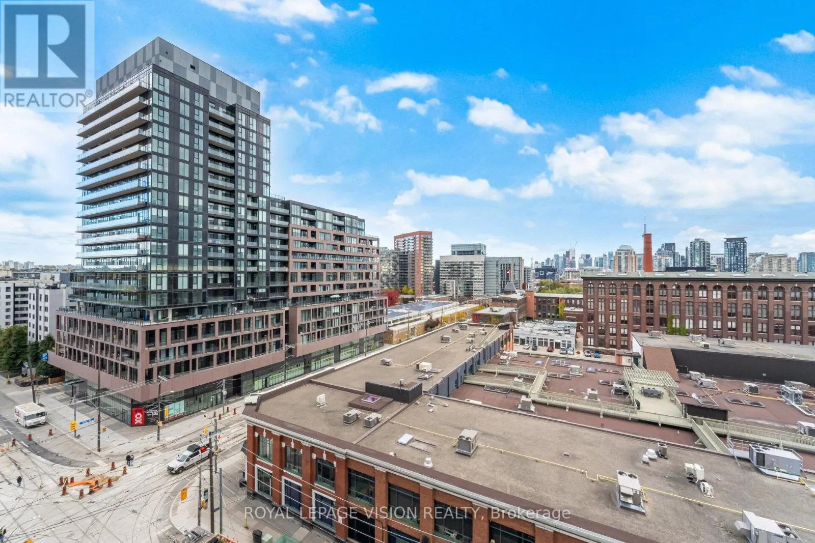 803 - 270 DUFFERIN STREET