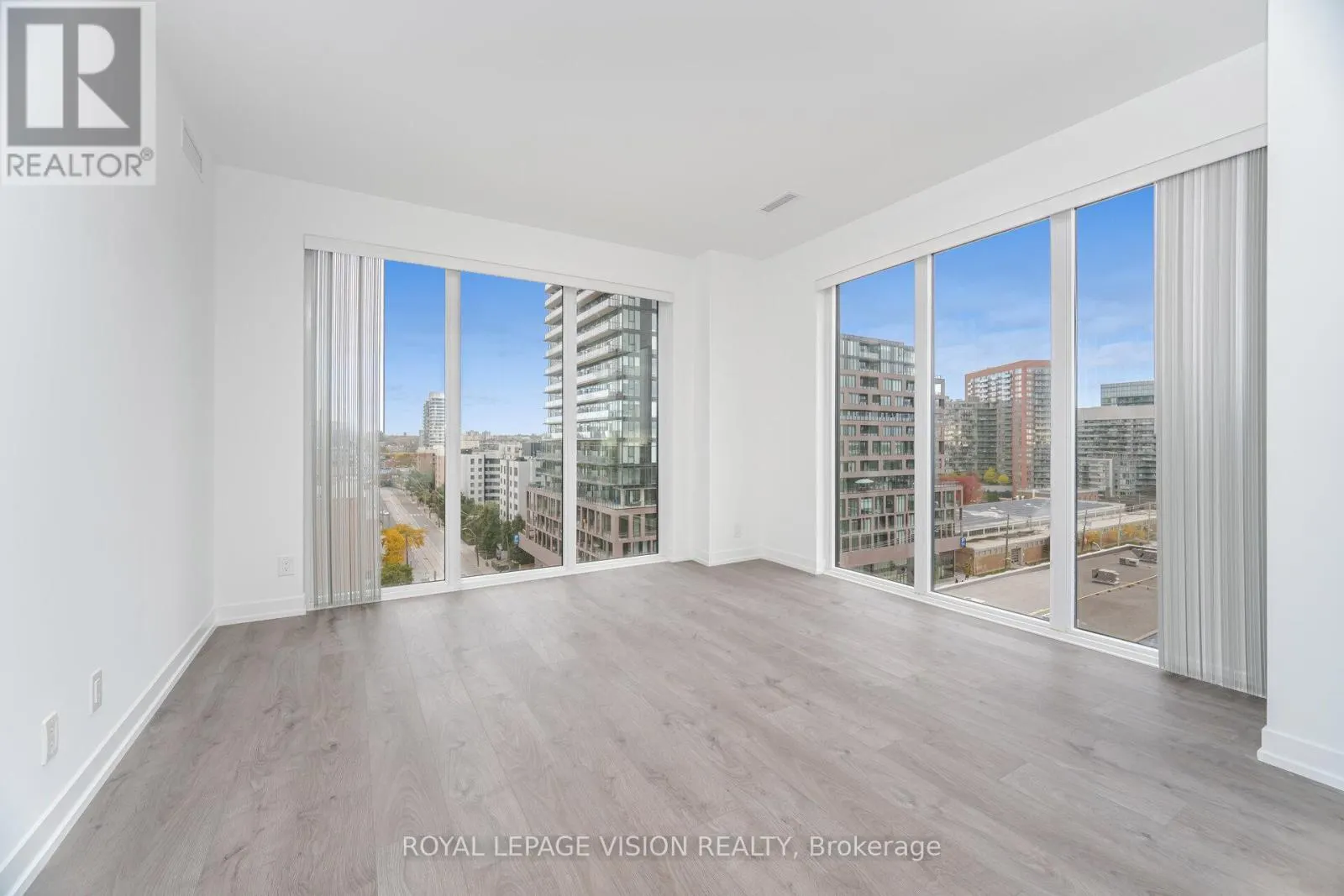 803 - 270 DUFFERIN STREET