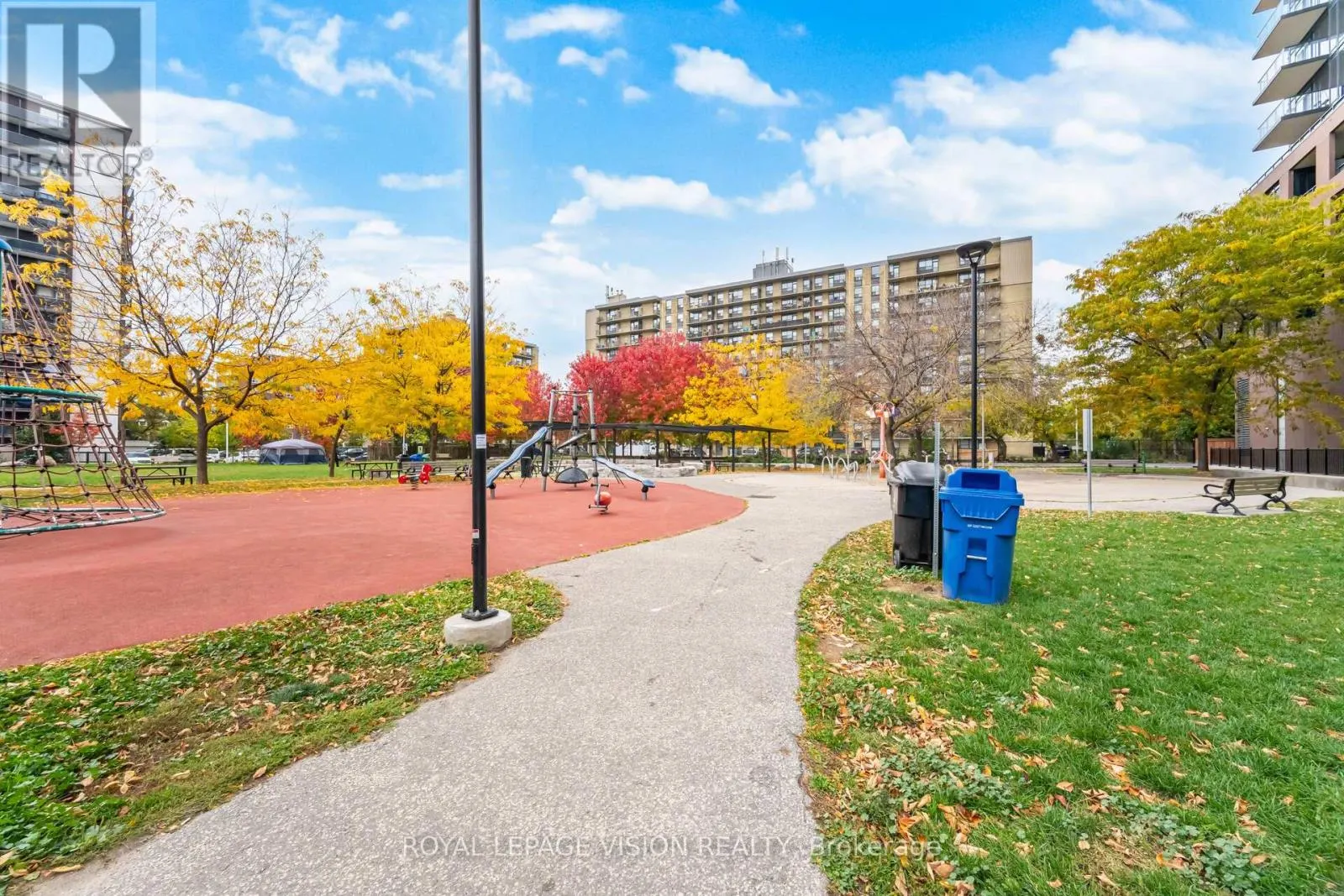 803 - 270 DUFFERIN STREET