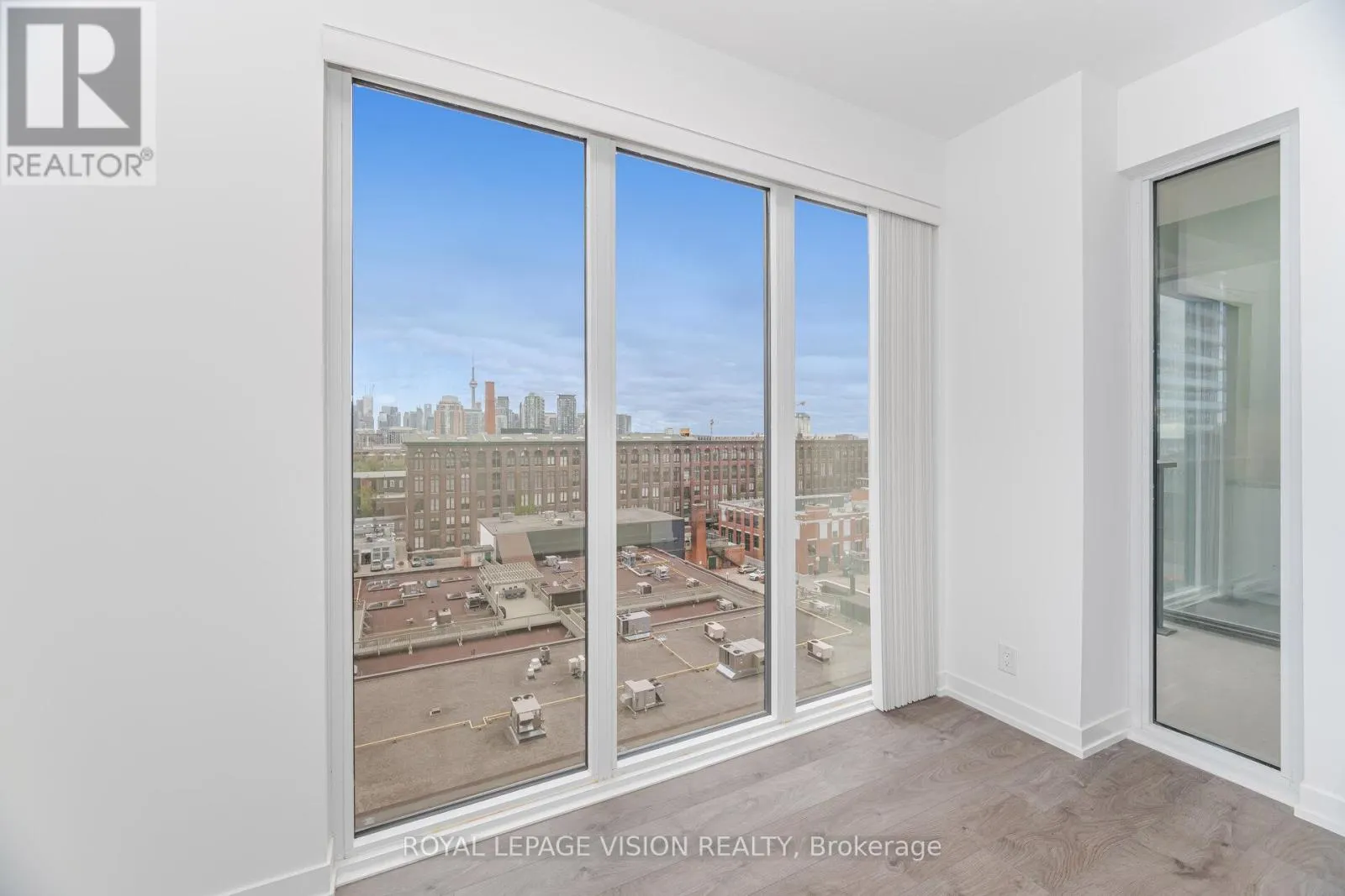 803 - 270 DUFFERIN STREET