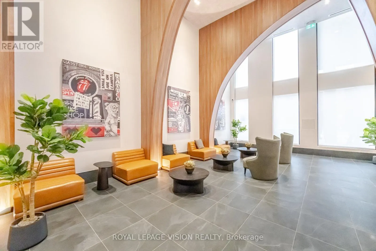 803 - 270 DUFFERIN STREET