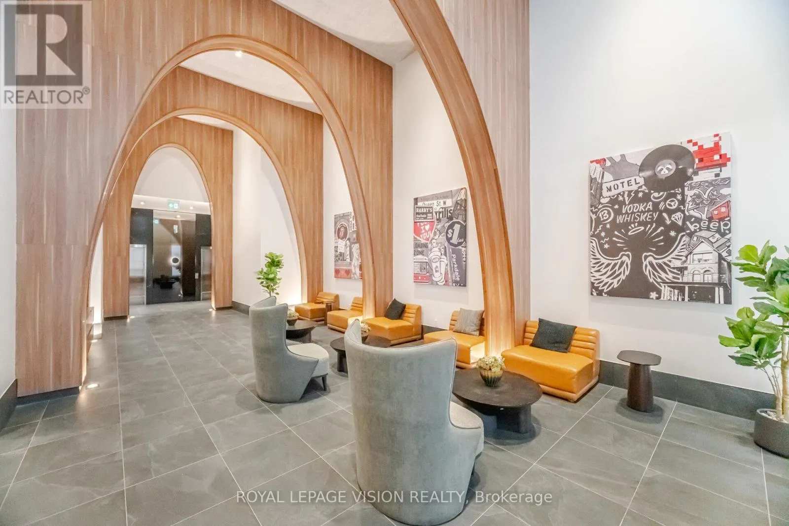 803 - 270 DUFFERIN STREET