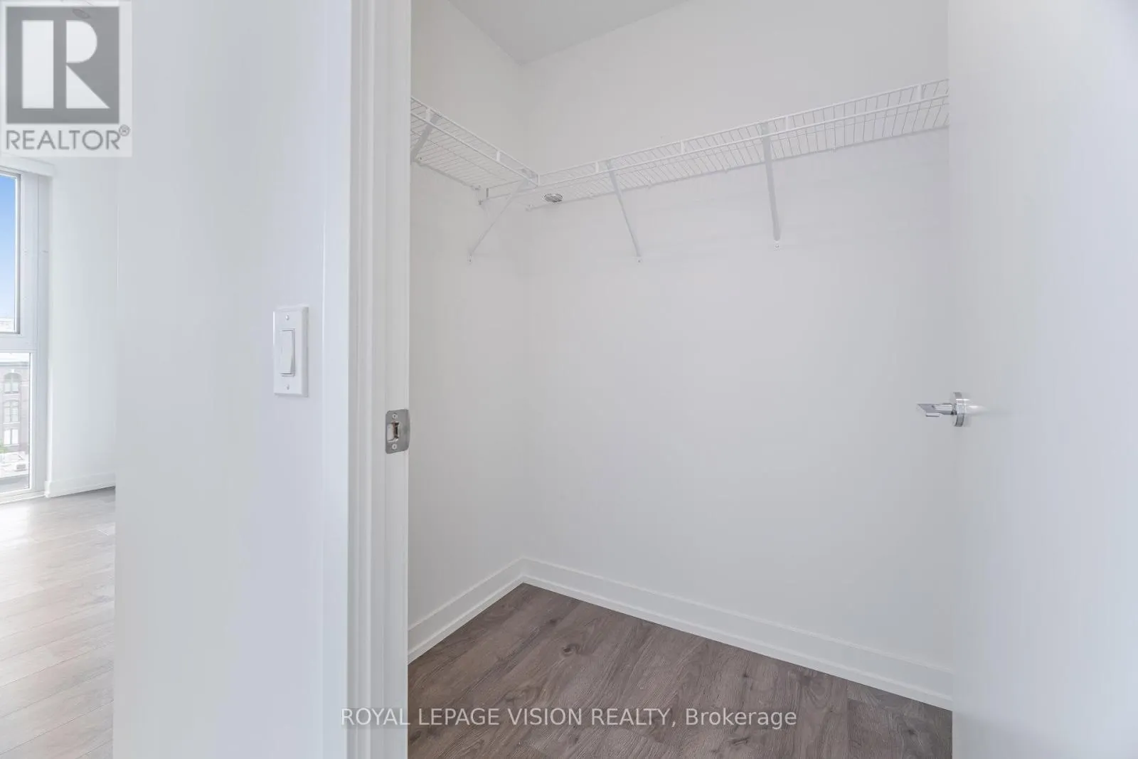 803 - 270 DUFFERIN STREET