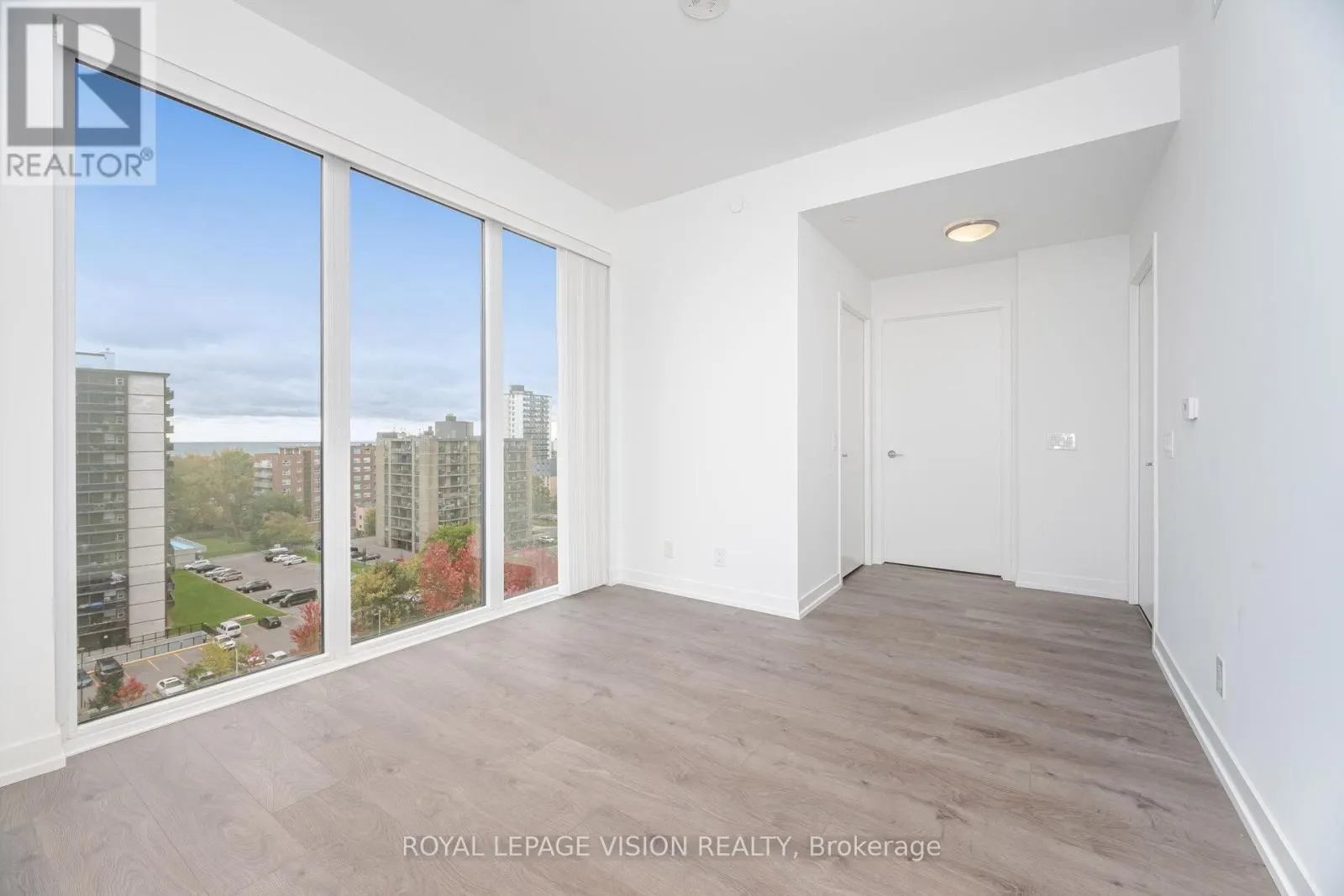 803 - 270 DUFFERIN STREET