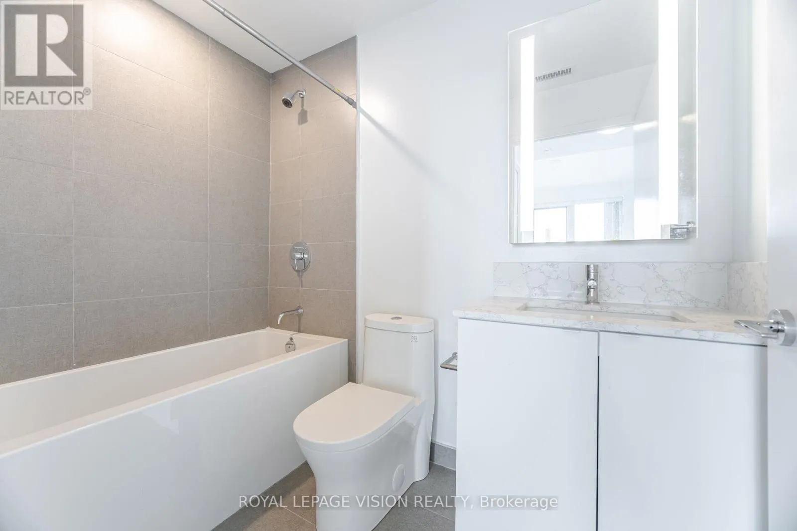 803 - 270 DUFFERIN STREET