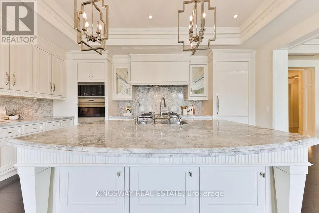 203 - 300 RANDALL STREET