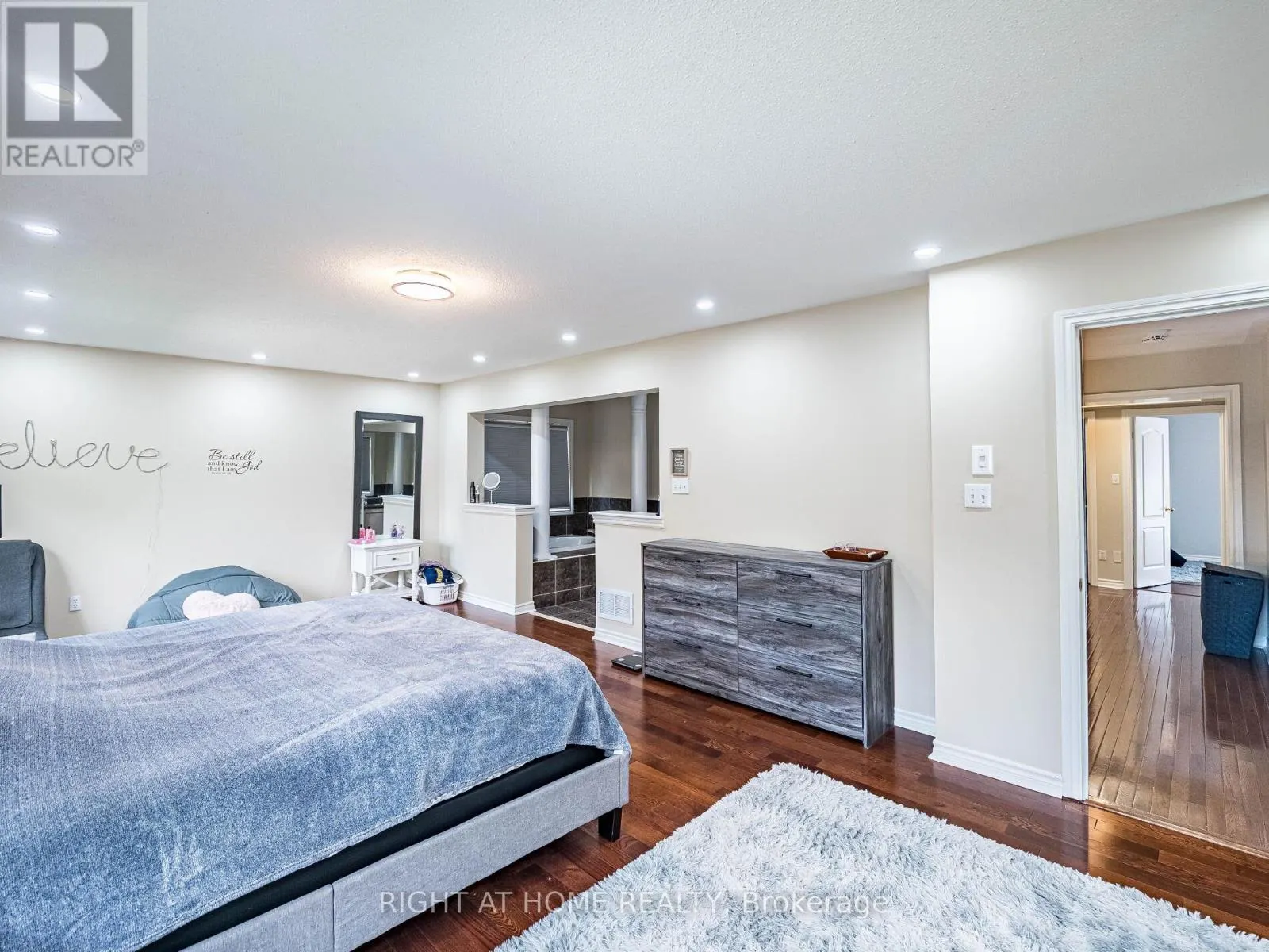 122 SPRING AZURE CRESCENT