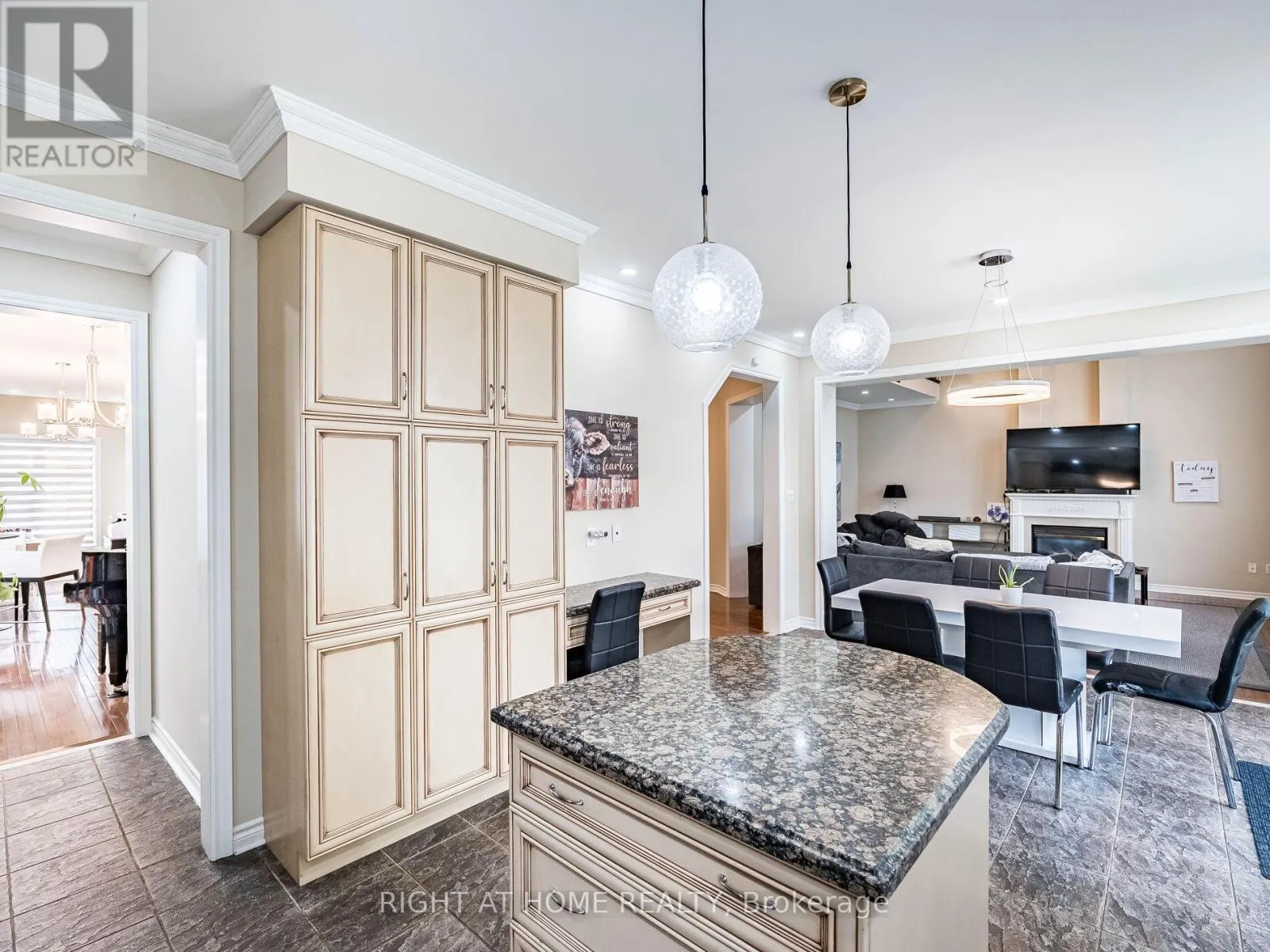 122 SPRING AZURE CRESCENT