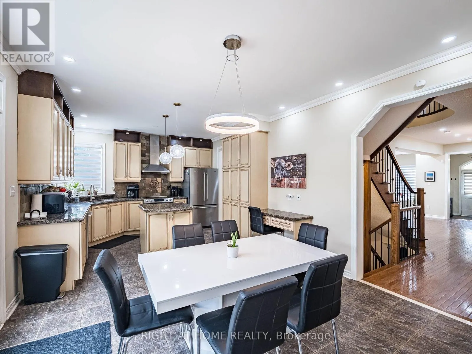 122 SPRING AZURE CRESCENT