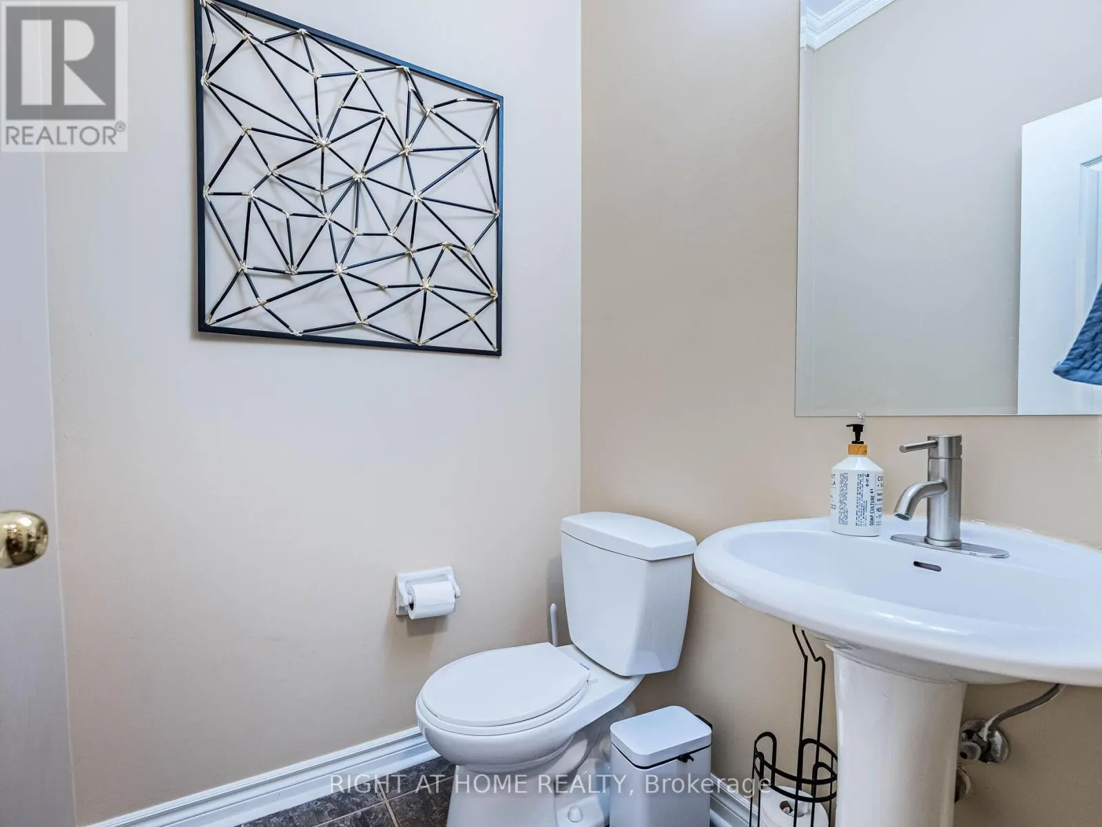 122 SPRING AZURE CRESCENT