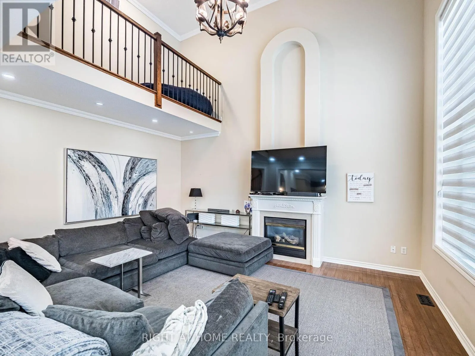 122 SPRING AZURE CRESCENT