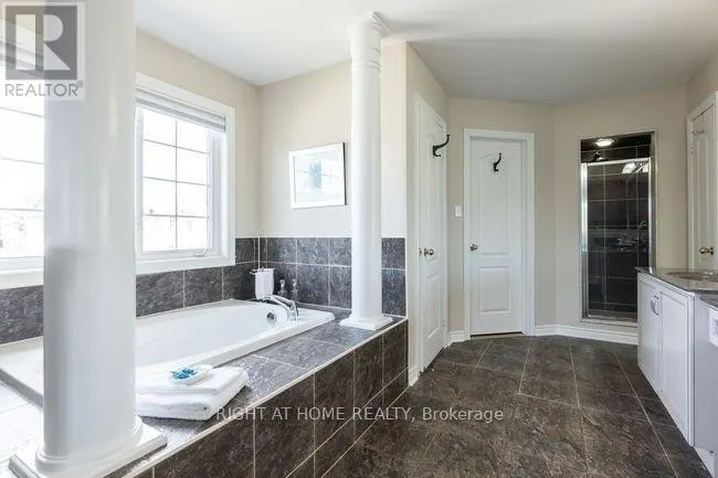 122 SPRING AZURE CRESCENT