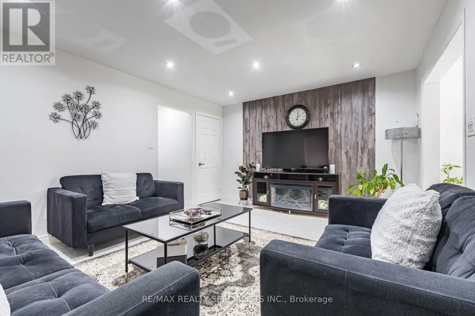 73 ZIA DODDA CRESCENT