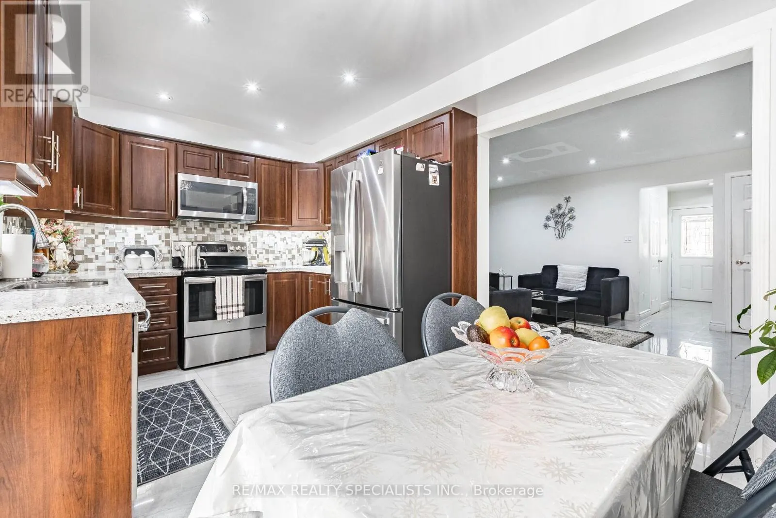 73 ZIA DODDA CRESCENT